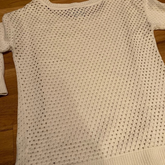 American Eagle Outfitters cream cotton sweater. - Picture 4 of 5